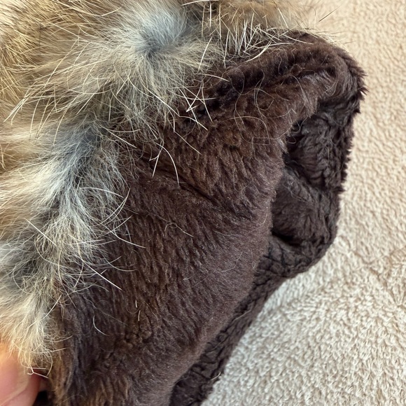 Black Leather Gloves with Fur Trim - Picture 5 of 7